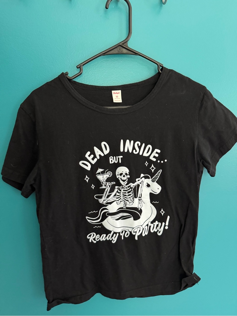 ROMWE Black Graphic Tee with Skeleton & Unicorn Float